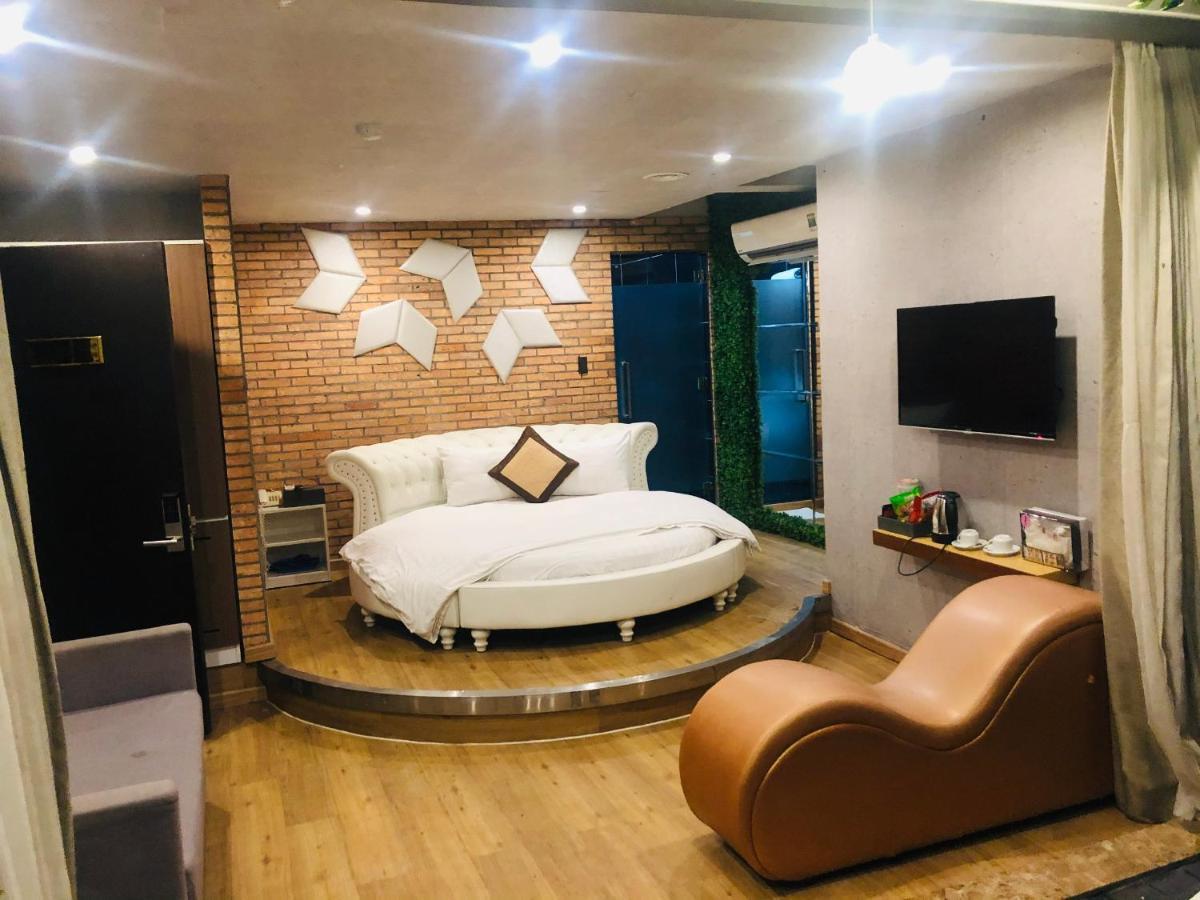 Bonita Tht (adults Only) Love hôtel